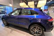 Porsche Macan Base