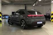 Porsche Macan Base