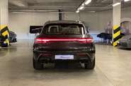 Porsche Macan Base