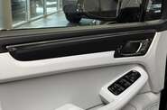 Porsche Macan Base