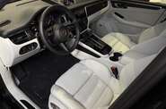 Porsche Macan Base