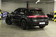 Porsche Macan Base