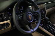 Porsche Macan Base