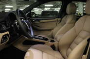 Porsche Macan Base