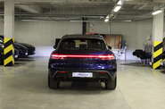 Porsche Macan Base