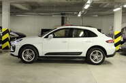 Porsche Macan Base