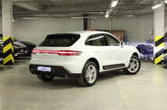Porsche Macan Base