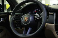 Porsche Macan Base