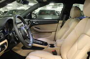 Porsche Macan Base