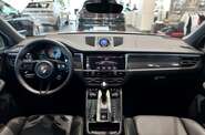 Porsche Macan Base