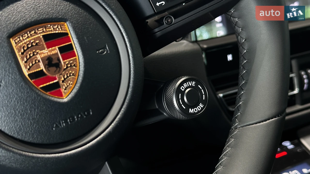 Porsche-25