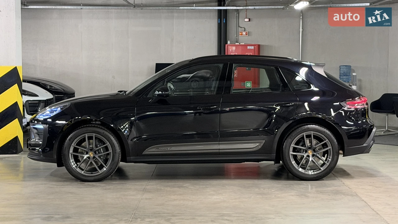 Porsche-25