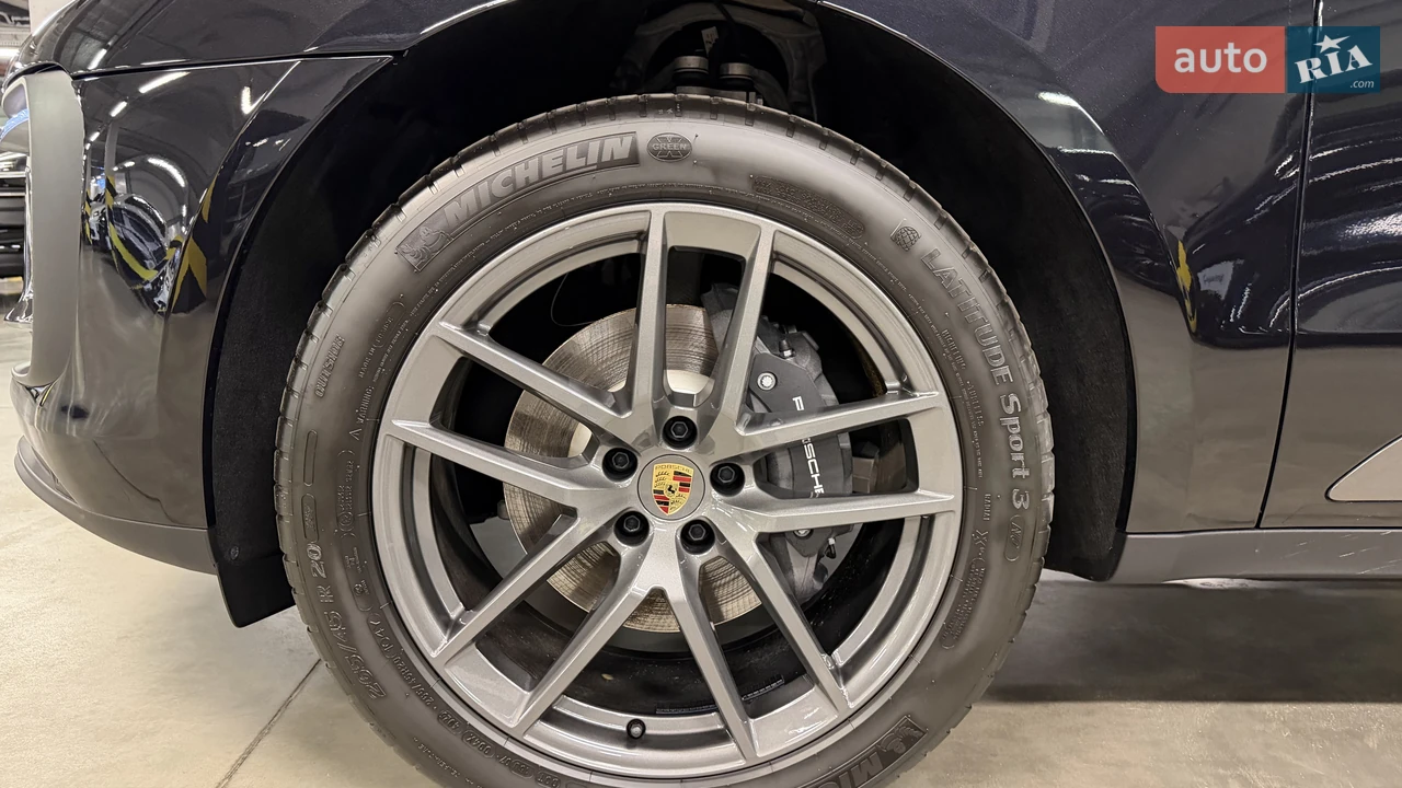 Porsche-18