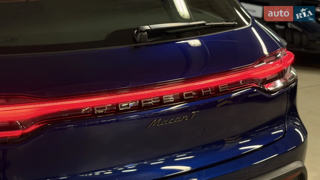 Porsche-18