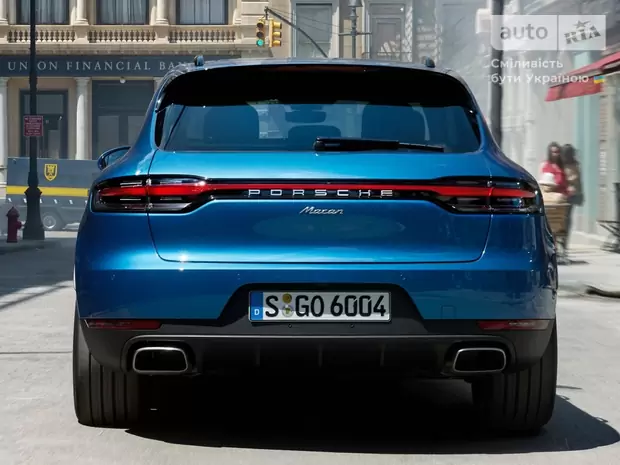 Porsche Macan Base