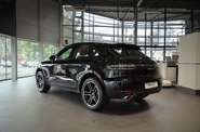 Porsche Macan Base