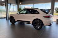 Porsche Macan Base