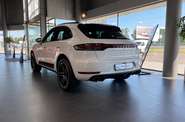 Porsche Macan Base