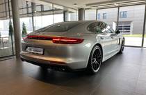 Porsche Panamera Base