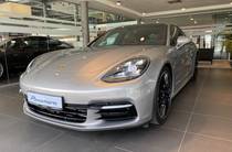 Porsche Panamera Base