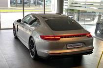 Porsche Panamera Base