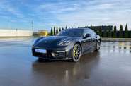 Porsche Panamera Base