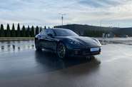 Porsche Panamera Base