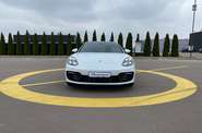 Porsche Panamera Base