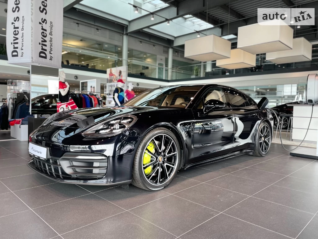 Porsche Panamera Base