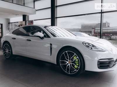 Porsche Panamera Base 4S E-Hybrid 2.9 PDK (560 к.с.) 2023