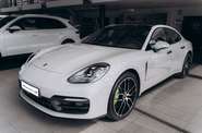 Porsche Panamera Base