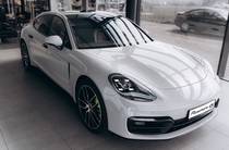 Porsche Panamera Base