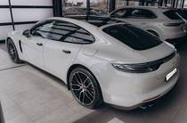 Porsche Panamera Base