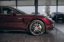 Porsche Panamera Base