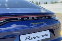 Porsche Panamera Base