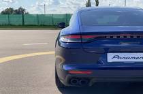 Porsche Panamera Base