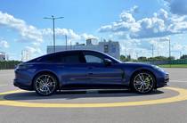 Porsche Panamera Base