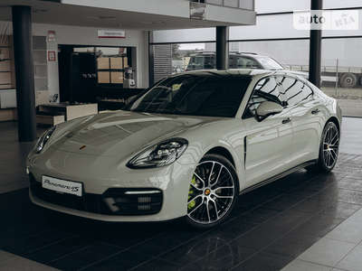 Porsche Panamera 2023 Base