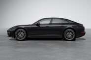Porsche Panamera Base