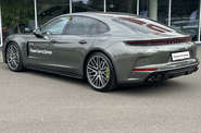 Porsche Panamera Base