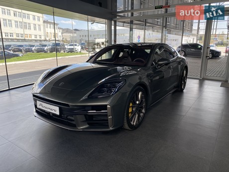 Porsche Panamera 2025