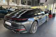 Porsche Panamera Base