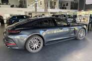 Porsche Panamera Base