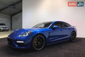 Porsche Panamera 2019 року