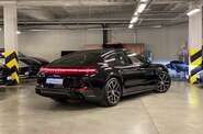 Porsche Panamera Base
