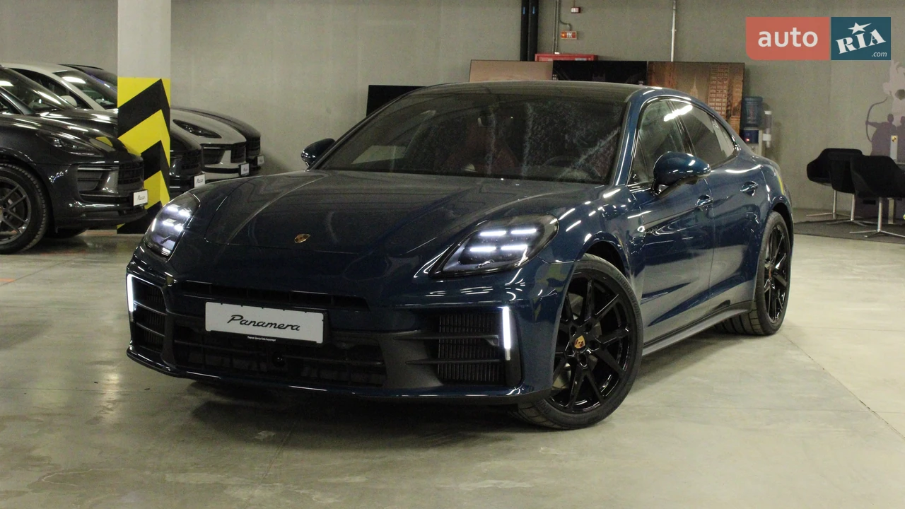 Porsche Panamera Base