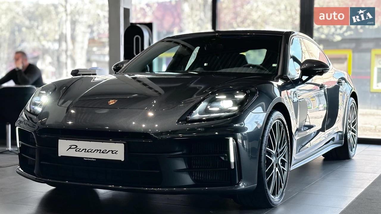 Porsche Panamera Base