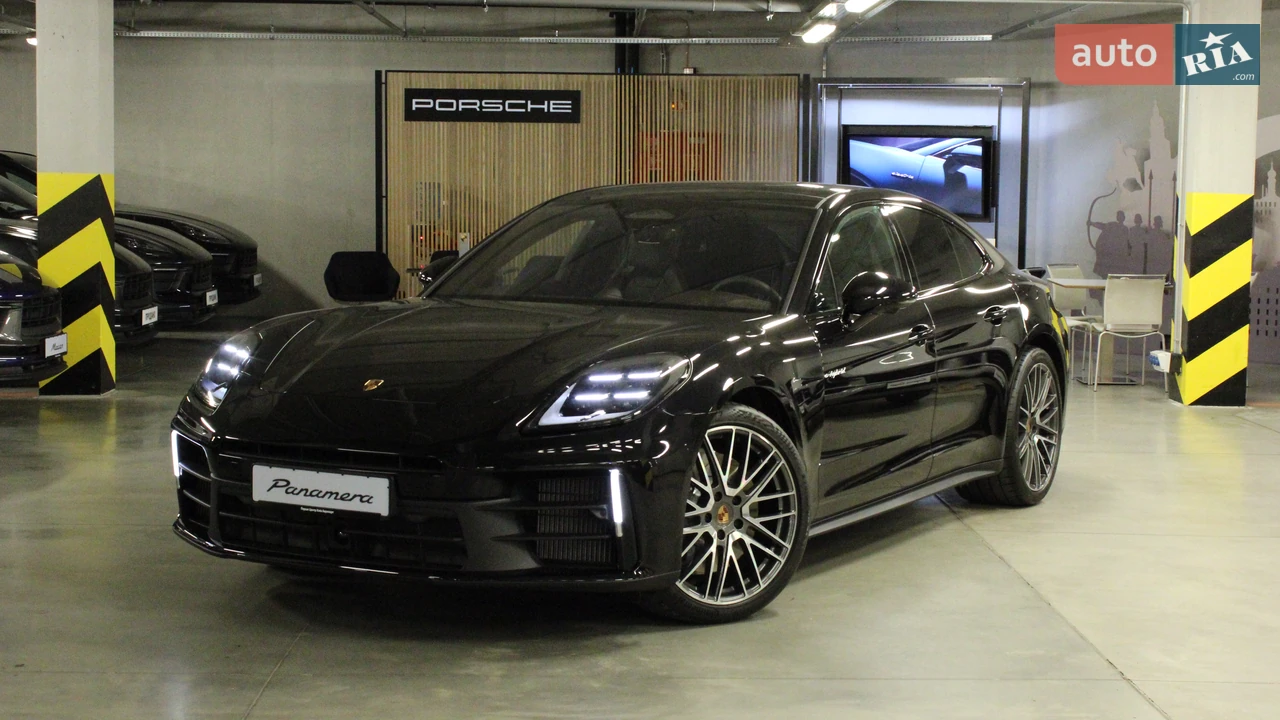 Porsche Panamera Base