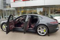 Porsche Panamera Base