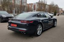 Porsche Panamera Base